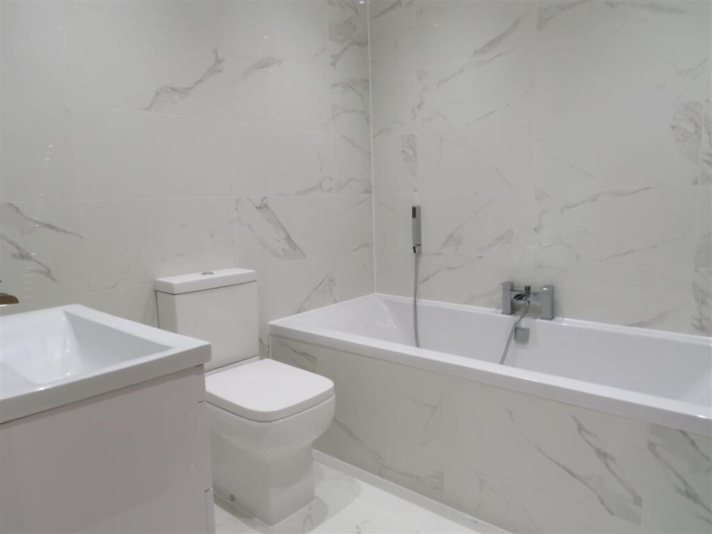 Bathroom - 2.JPG