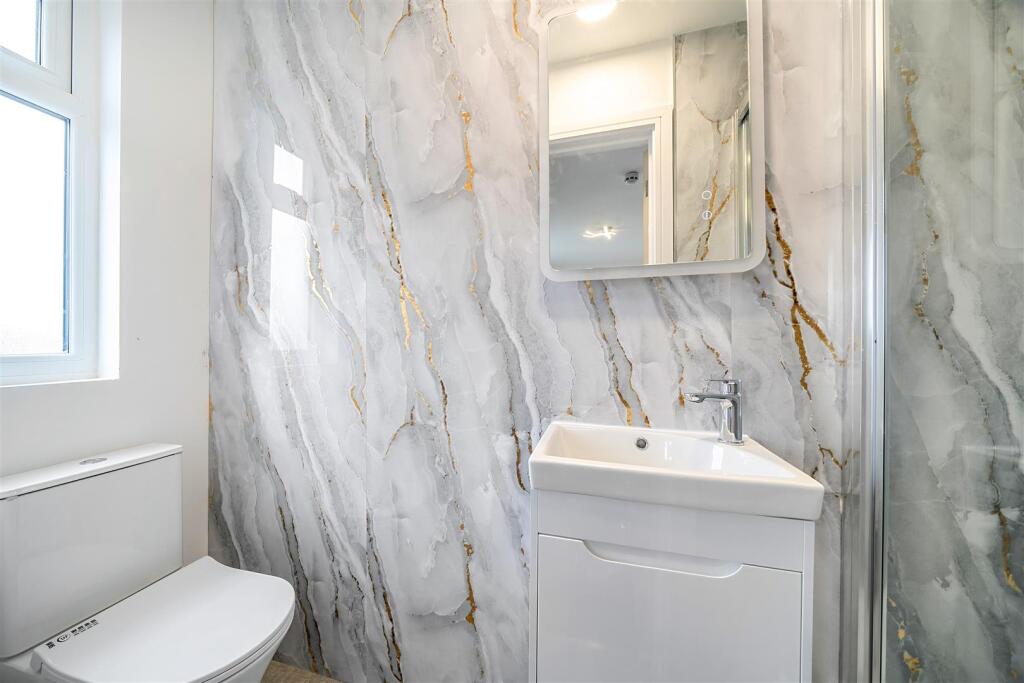 Ensuite 6.jpg