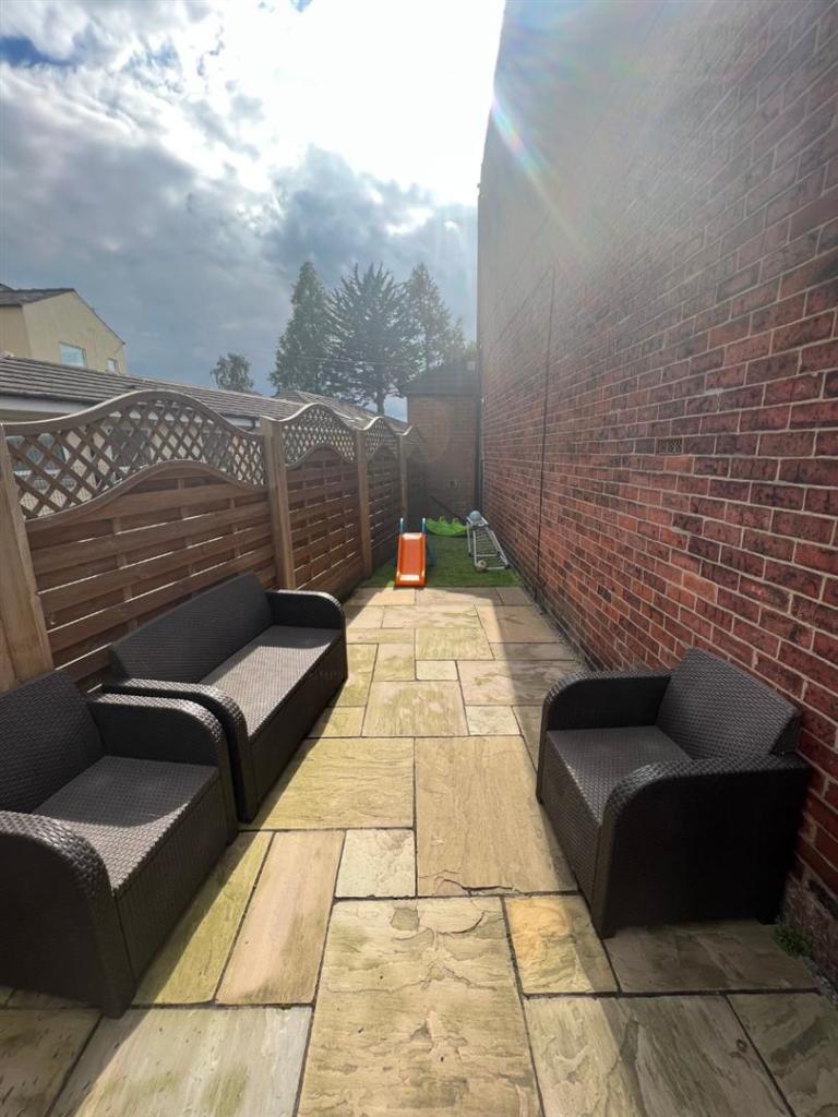 Outside - Side Patio Garden