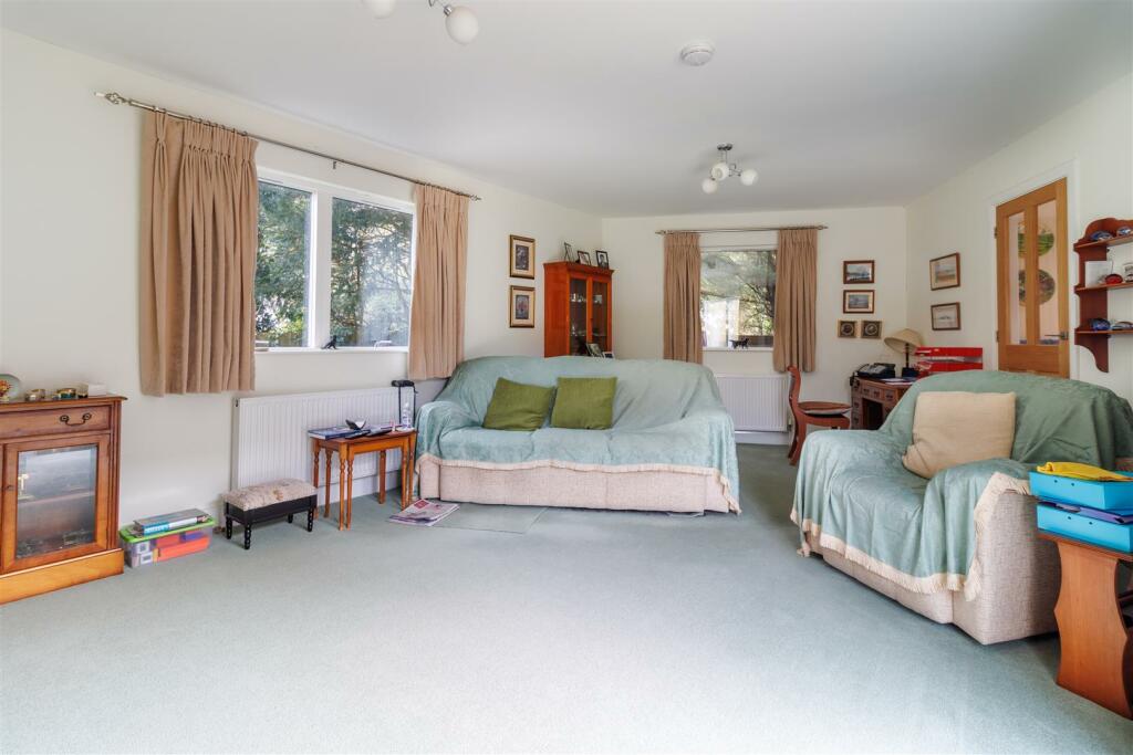 SITTING ROOM