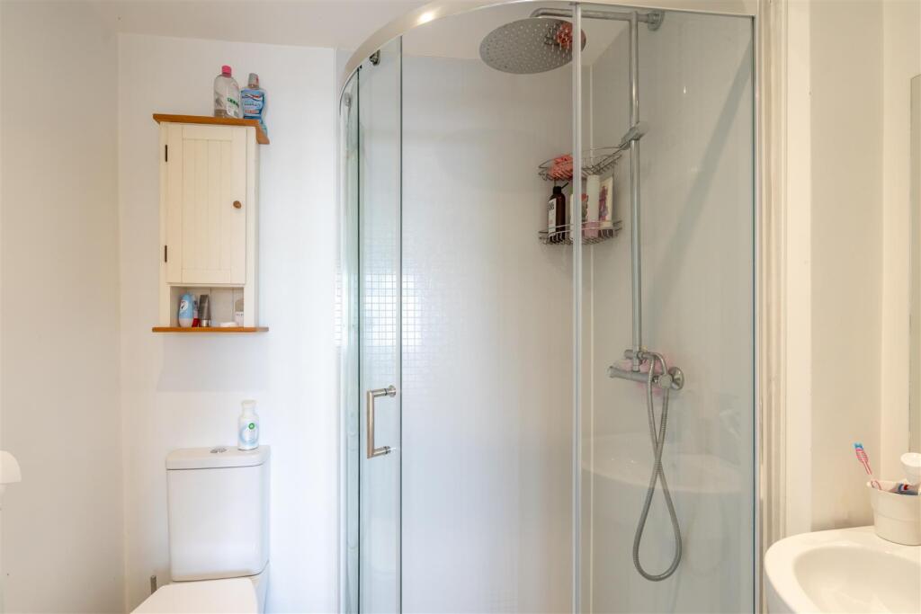 Ground Floor Ensuite.jpg
