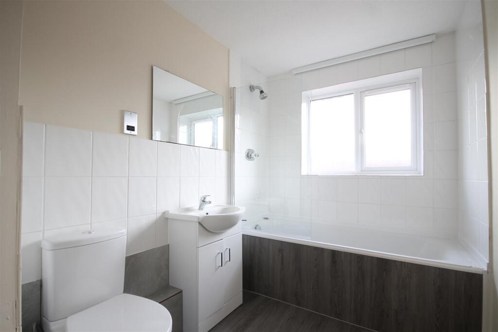 Bathroom.JPG