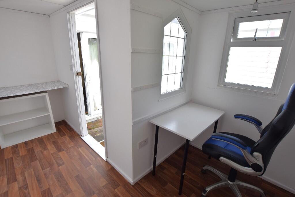 Studio Cabin Room