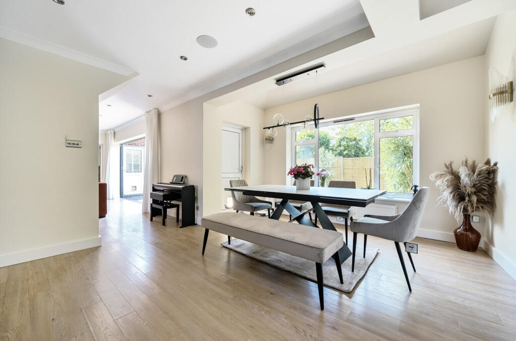 1306726-9-6853421...