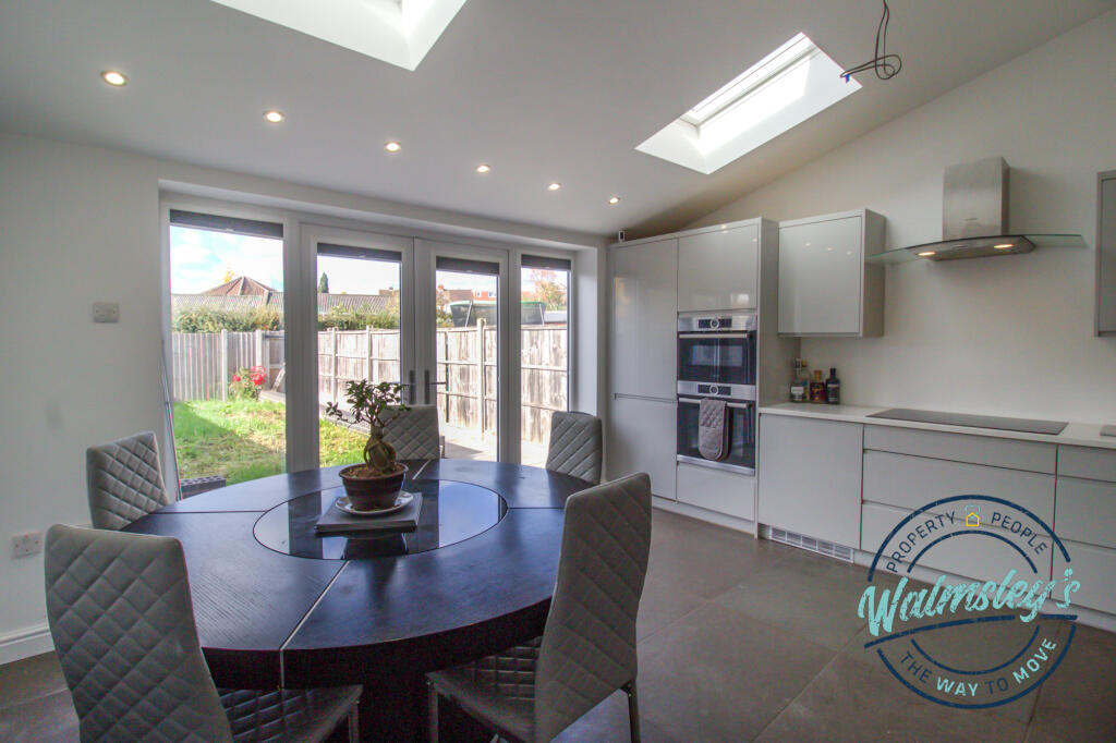 Kitchen &amp; dining