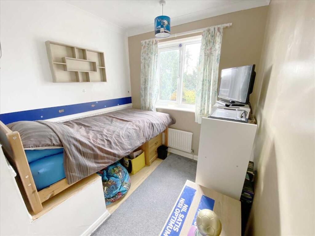 Bedroom 3: