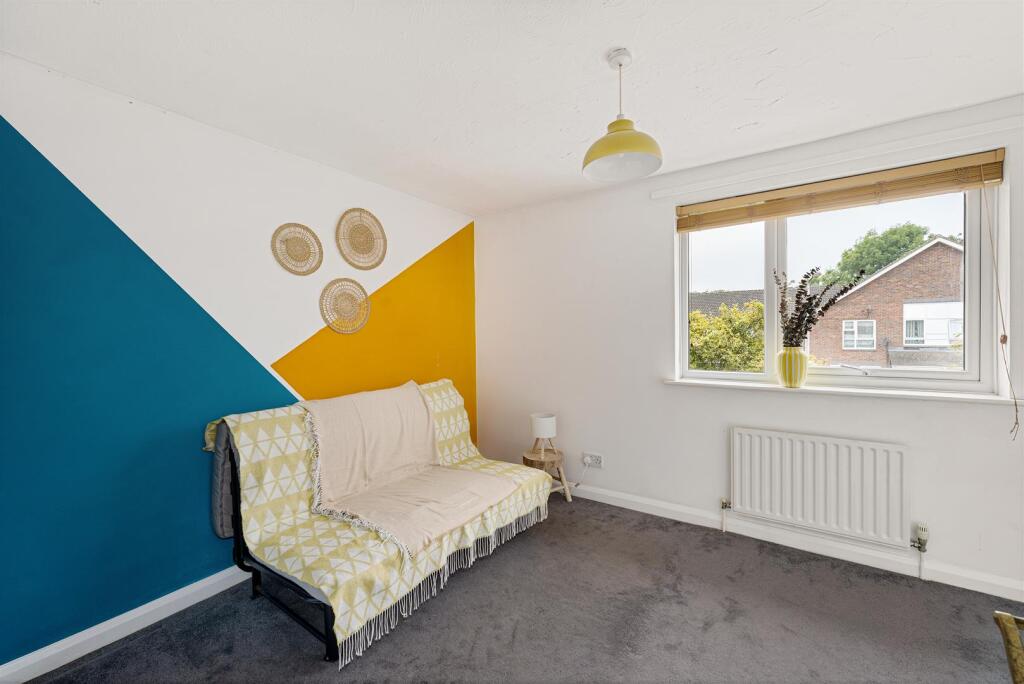 Marconi Rd, E10