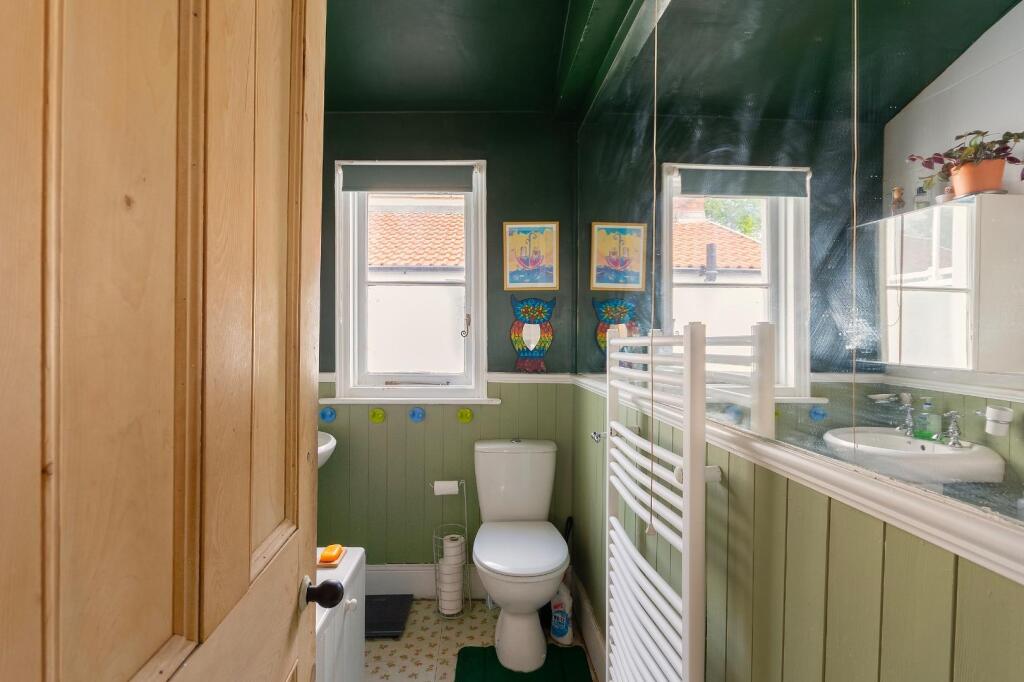 2S0RKE - Bathroom C.jpg