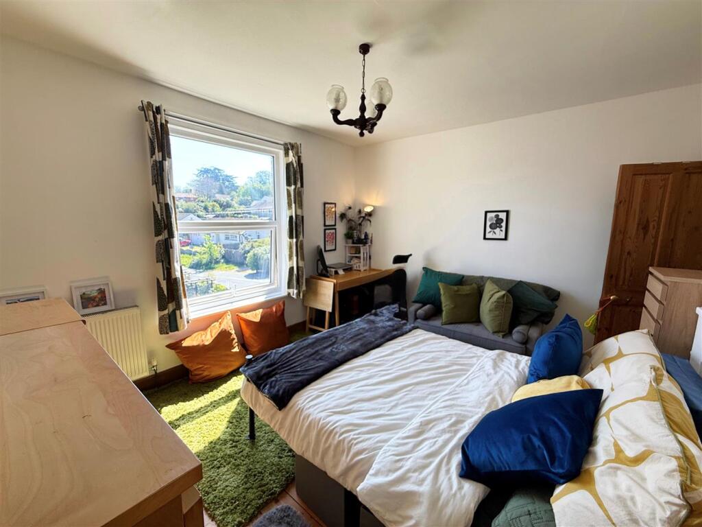 Bedroom One.jpg