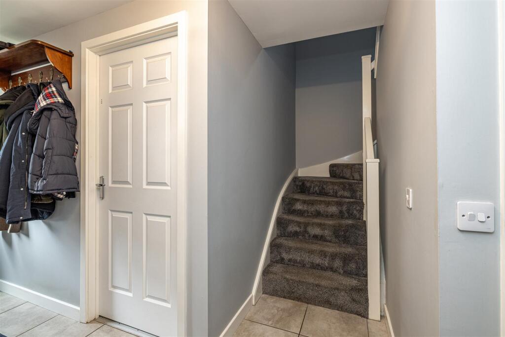 8 Knoll Park Avenue Galashiels 15.JPG