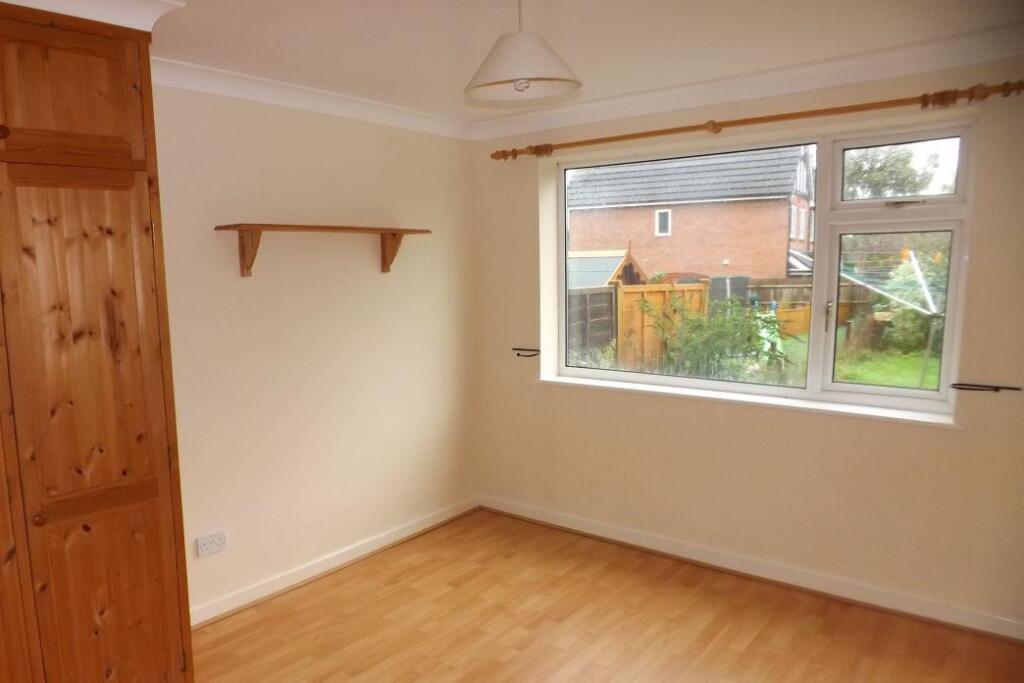 MAIN BEDROOM