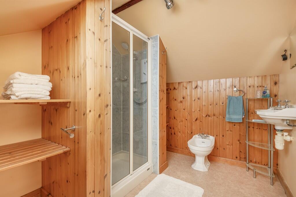 En-suite Shower R...