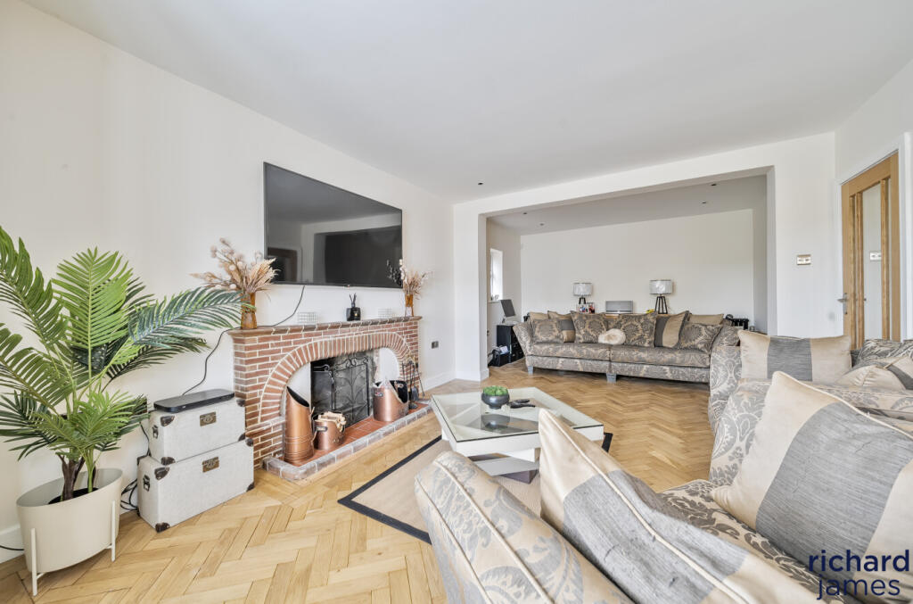 1b542257d4294885acb45bee4144fffa