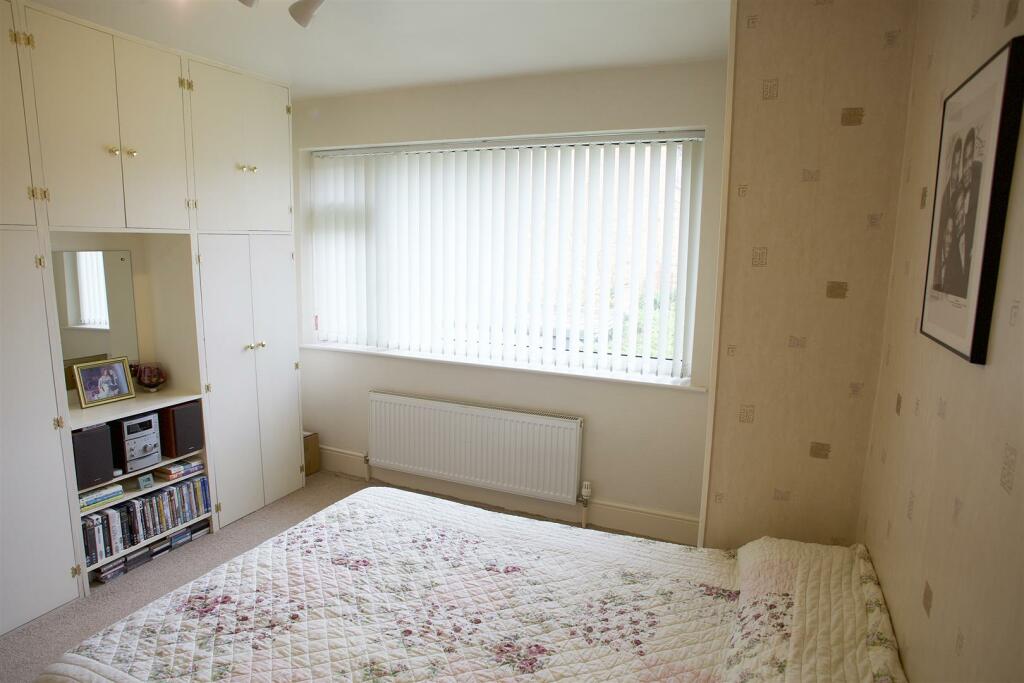 Bedroom 2b.jpg