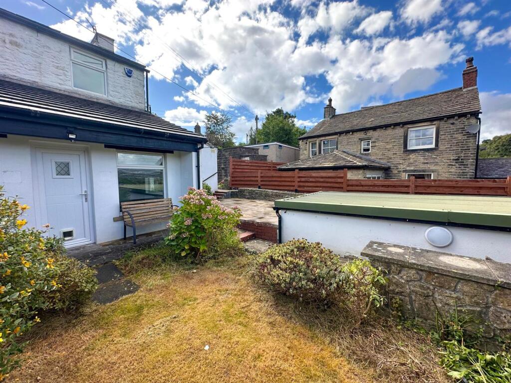 2 Bed Cottage, Keighley