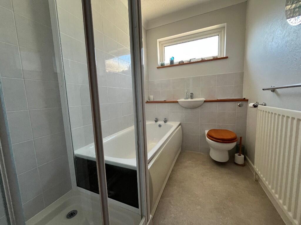 Bath/shower room