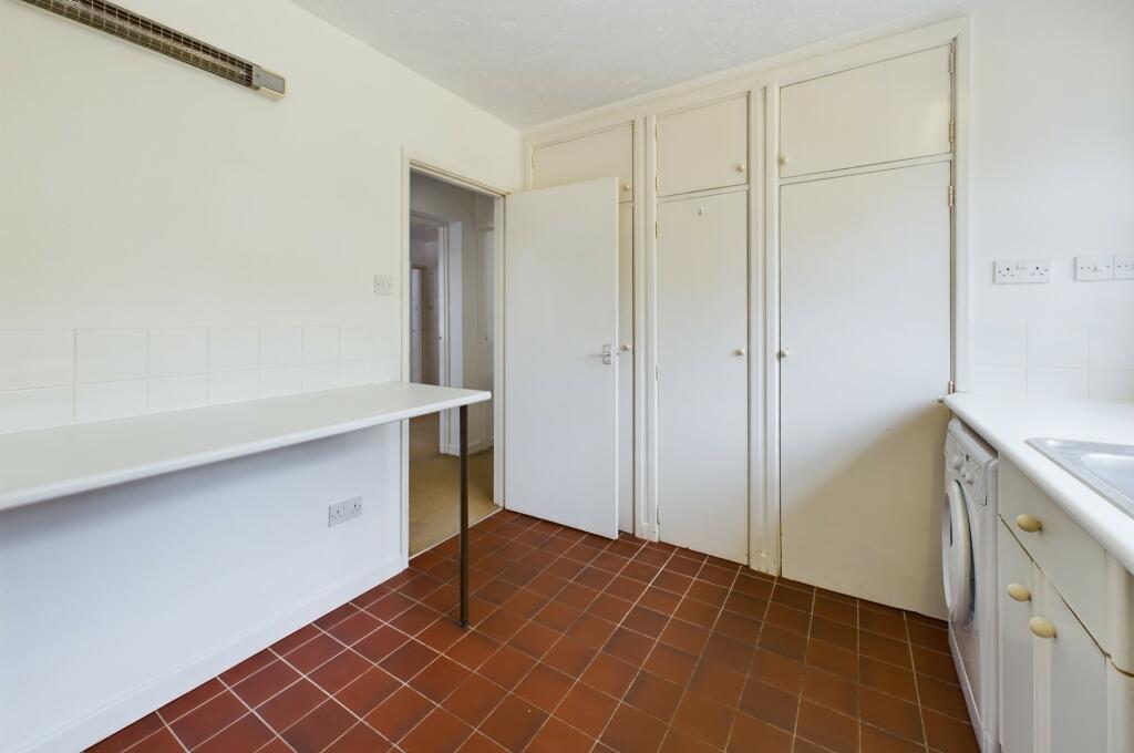 CAM02545G0-PR0256-STILL006