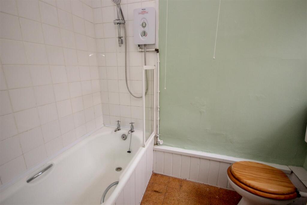 Bathroom.jpg