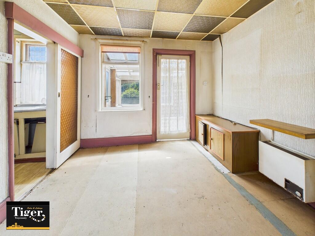 CAM02176G0-PR0632...