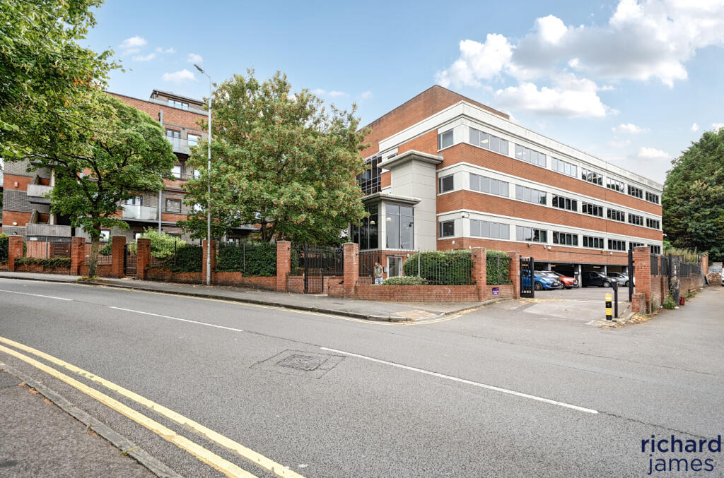 6a3c84c1bb984e4ba400e04be5c4e0c2