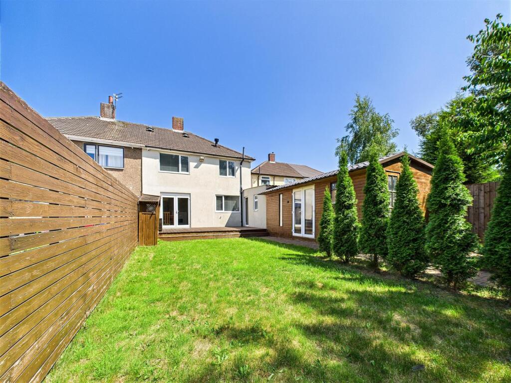 Empire Road, Burton Upon Trent (21).jpg