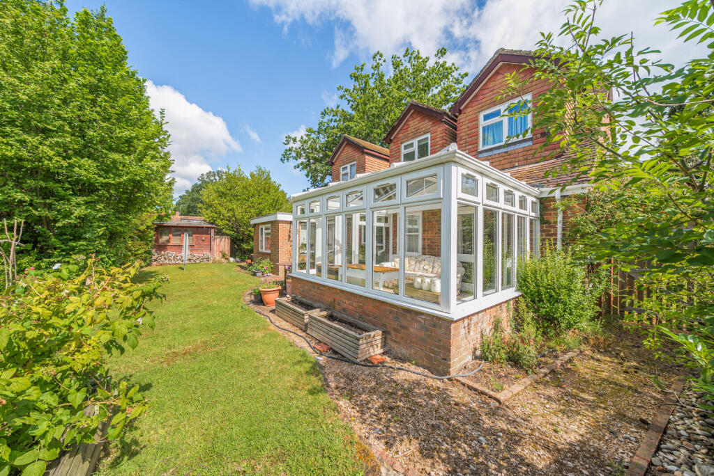 1316253-6-686b9fd...