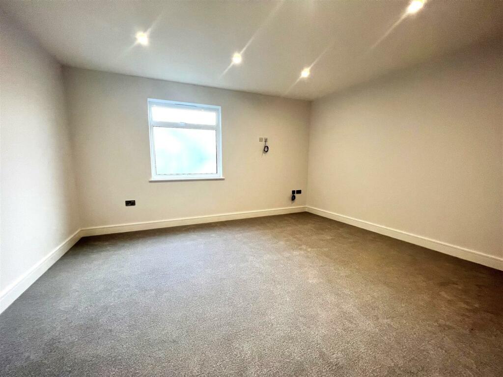 Main Bedroom.jpg