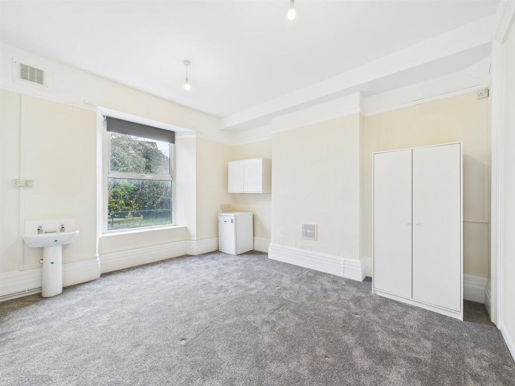 9 - Substantial Four Storey Building For Sale, Sou