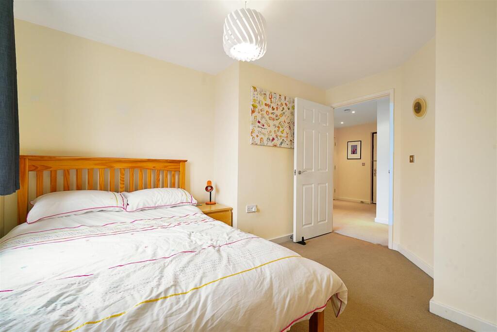 Flat 22, Cuthbert Bell Tower - FdxrNd2RwHprP8PeYEO