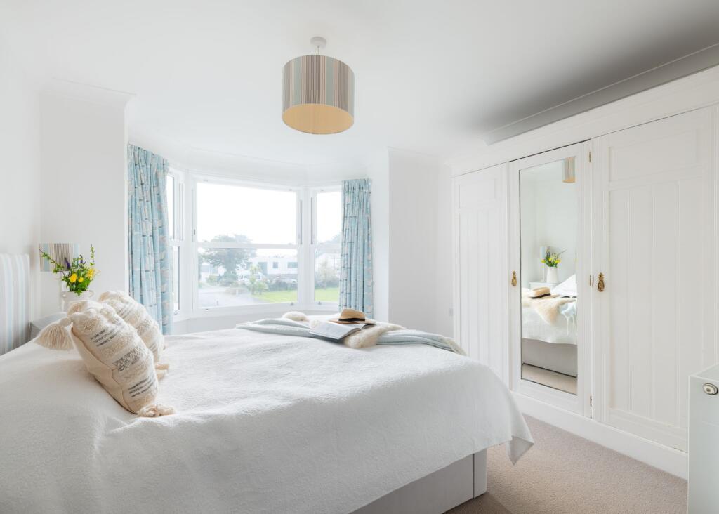 67e6ca1015dc6_Lowenna Manor 6-9