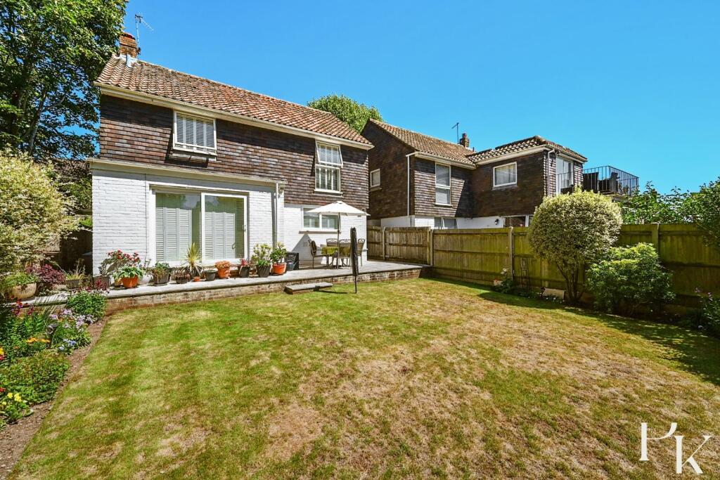 22 Hangleton Manor Close, BN3 (21).jpg