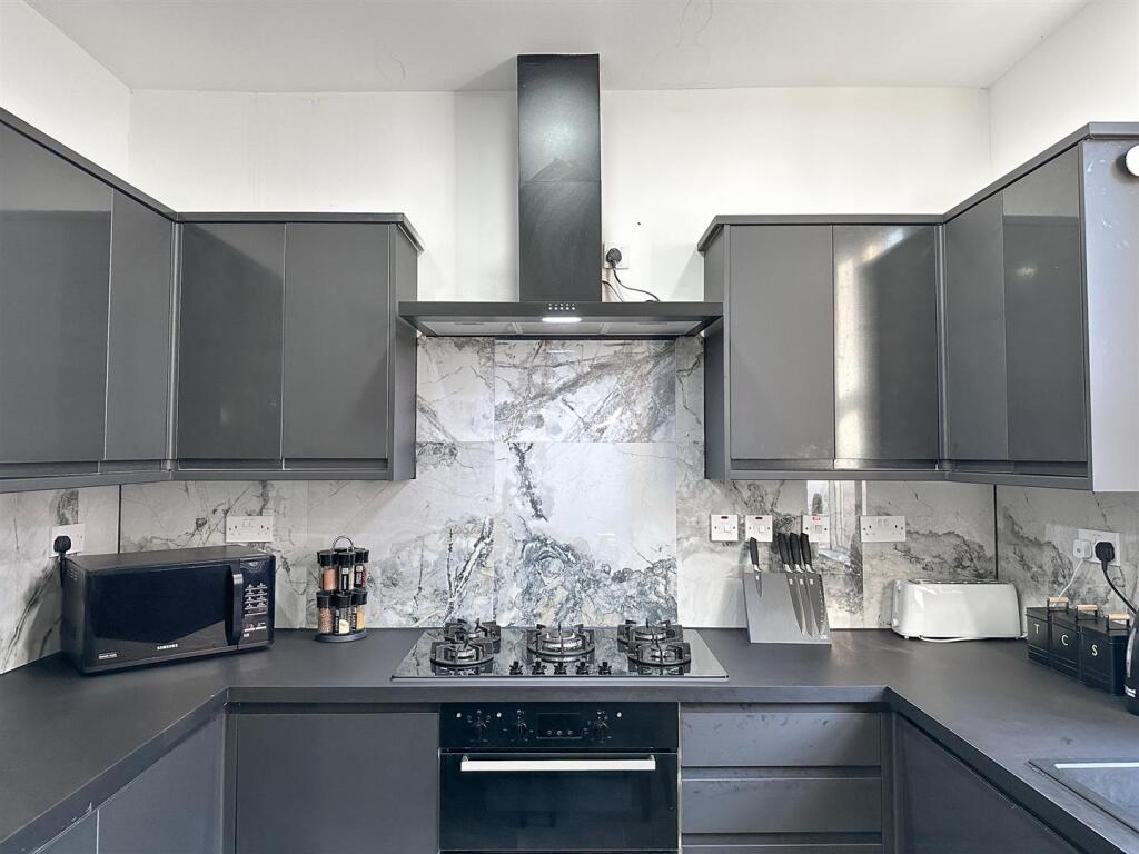 Staycasa Accommodation Manchester Carrill  2024AUG