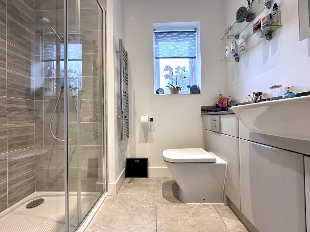 En-Suite 1