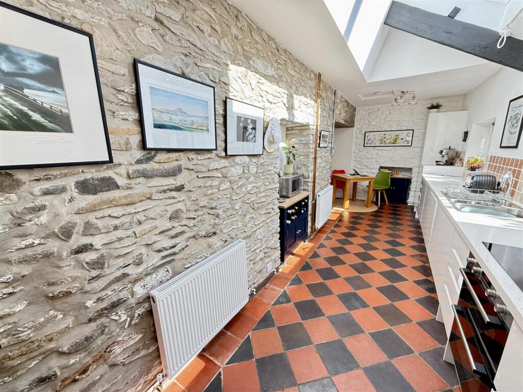 Feature Kitchen/ Dining room