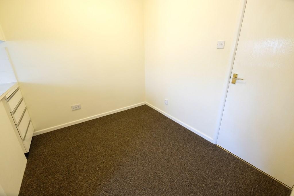 SITTING/DINING ROOM