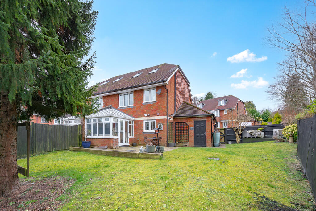 12 Woodfield Clos...