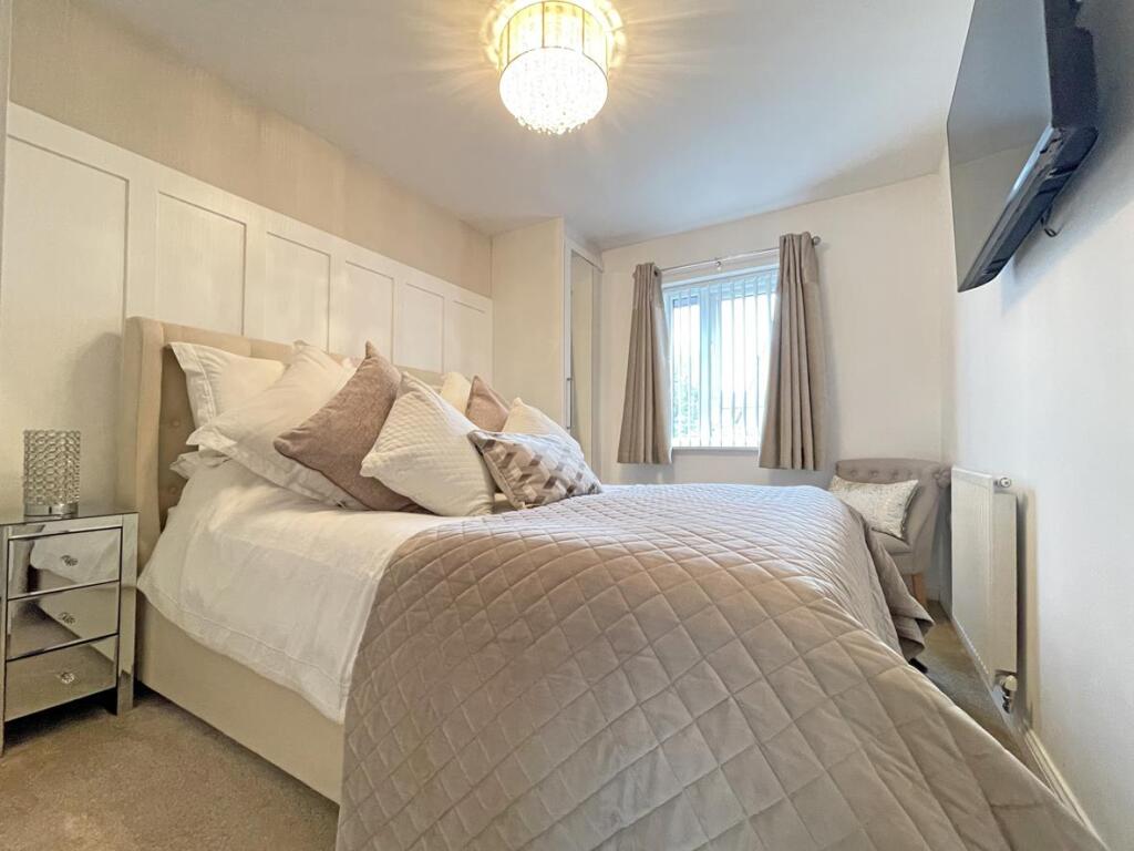 Spindle Crescent 91 - Bedroom One Wide.jpg