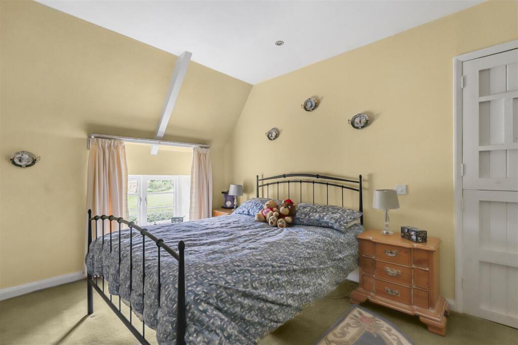 The Old House, Hannington