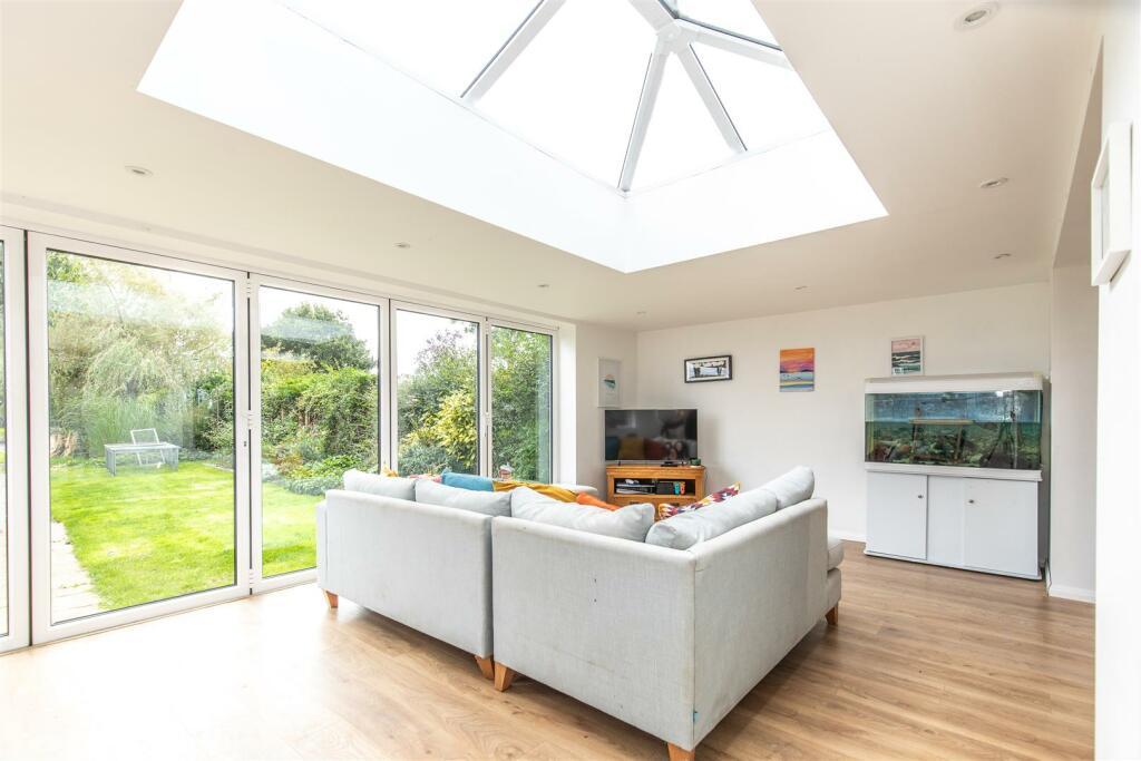 Upper Clayhill Cottage41.jpg