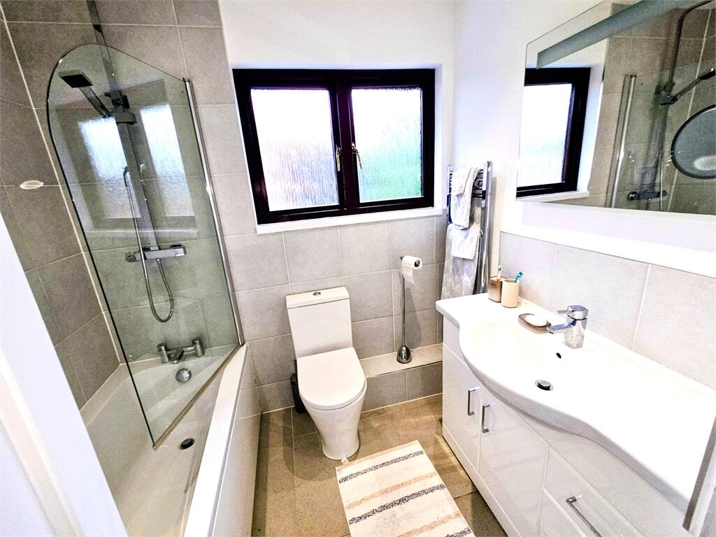 Annex shower room
