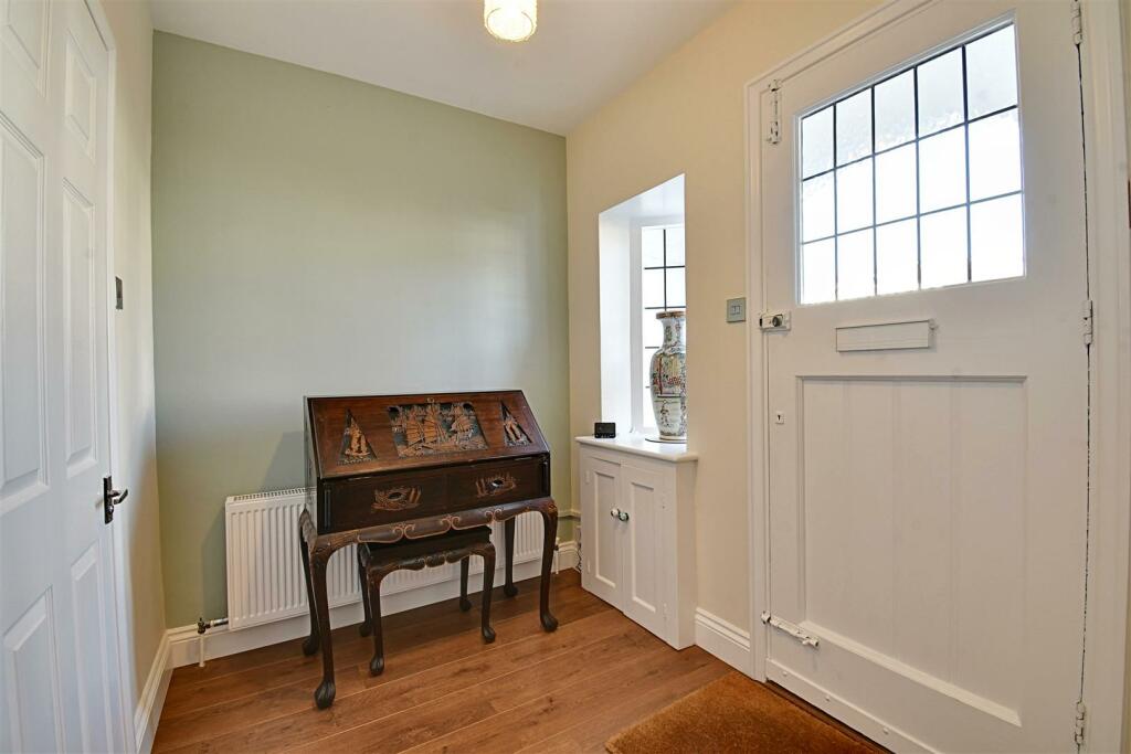 Entrance Hall 1.jpg