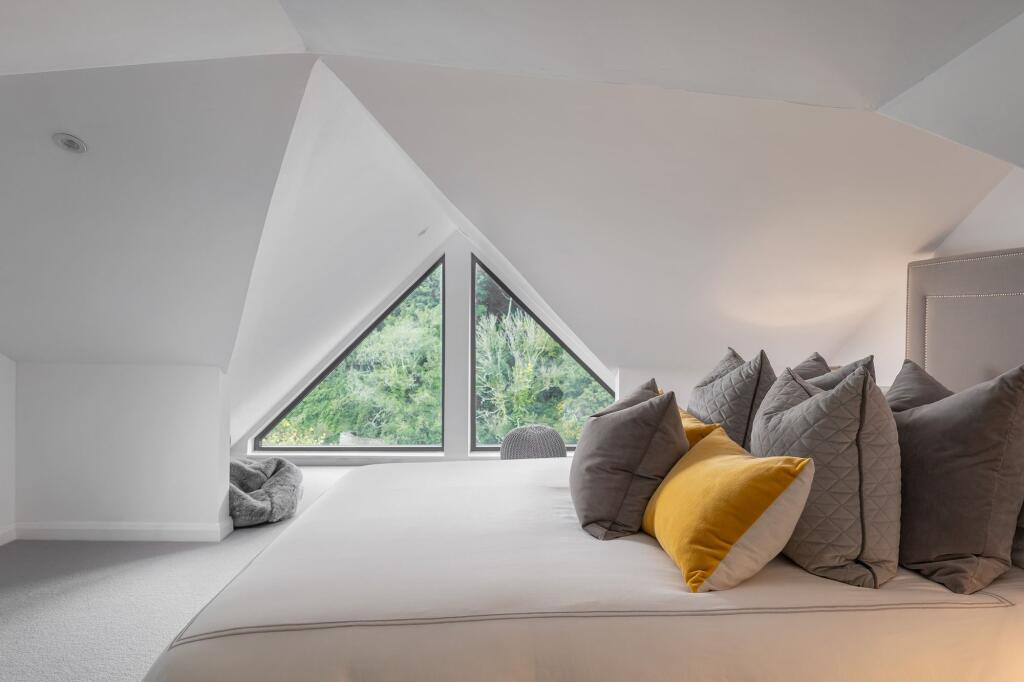 Jonswood_Loft Bedroom