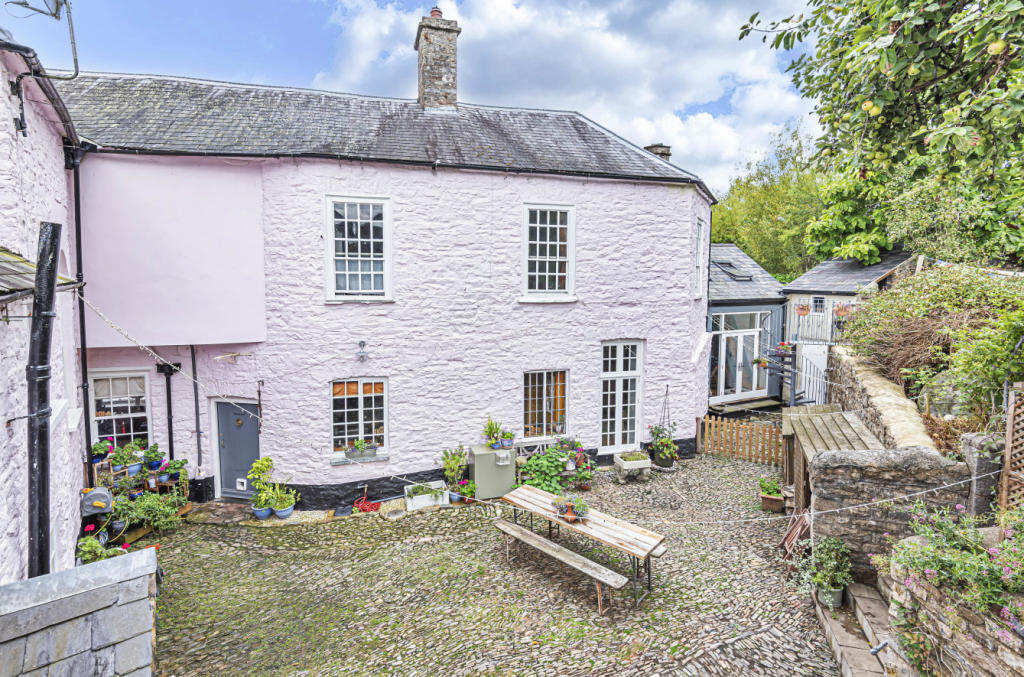 Bampton Seddons