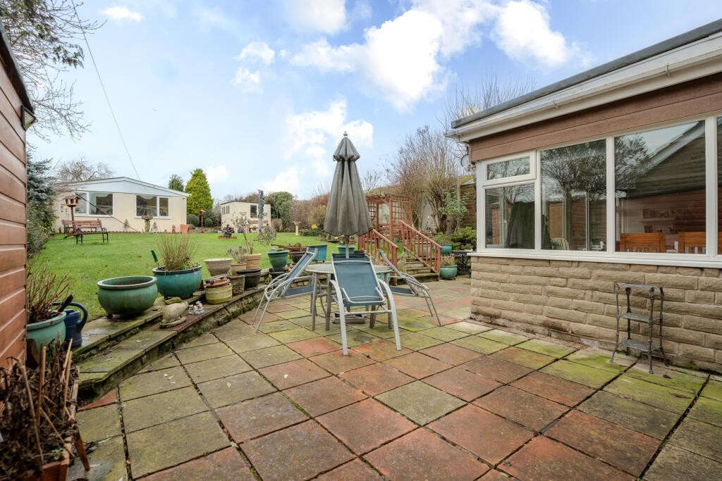 Highstones TLD (Exteriors) (4 of 8)