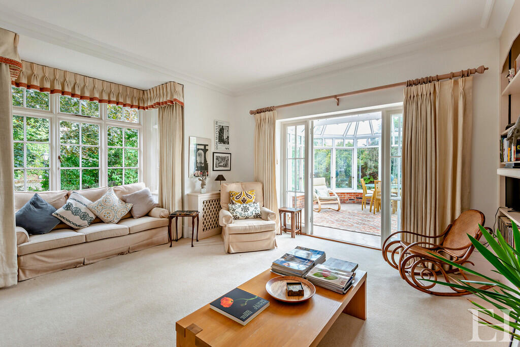 8608849-interiorW...