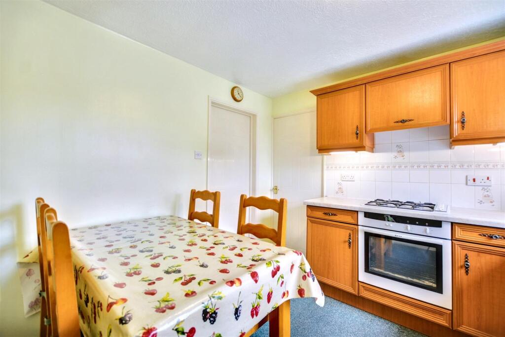 Kitchen_2.jpeg