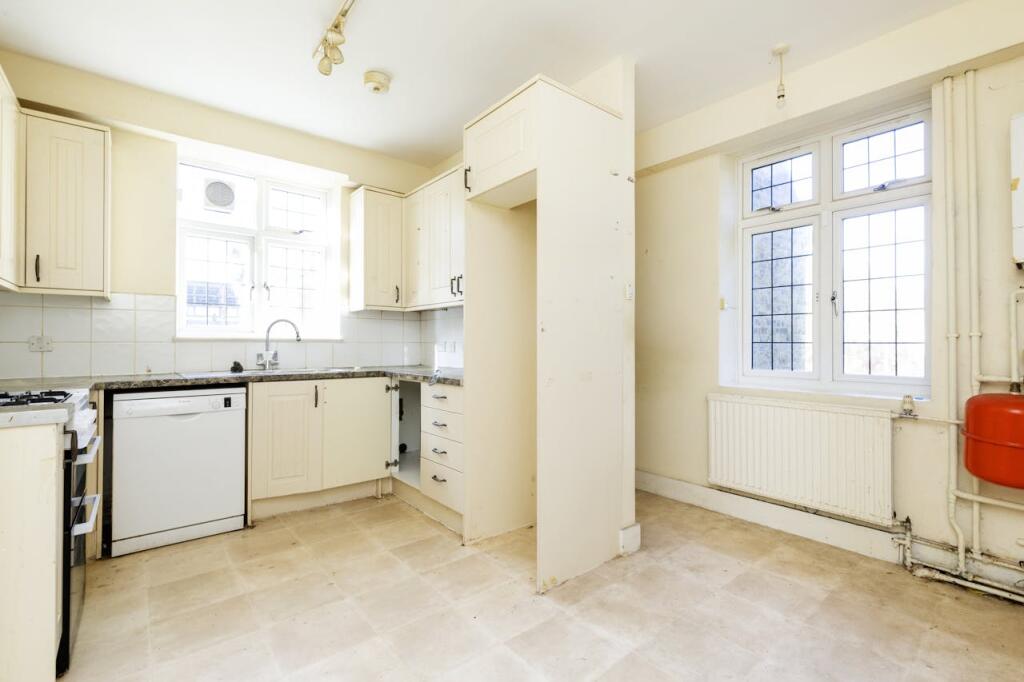 110 Ellesmere Road 9.jpg