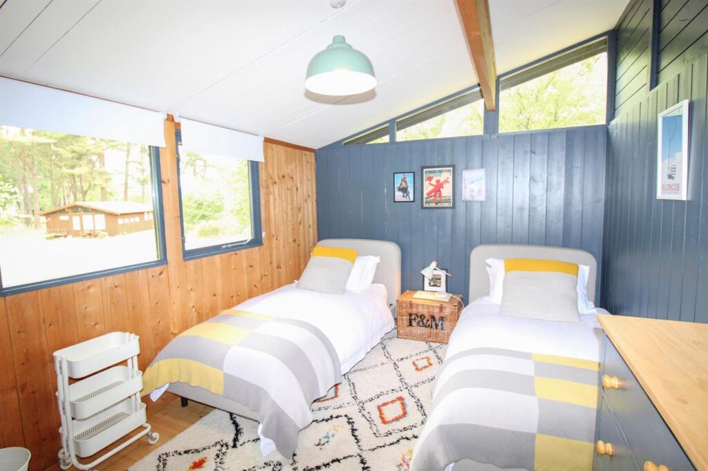 BEDROOM ONE-2.jpg