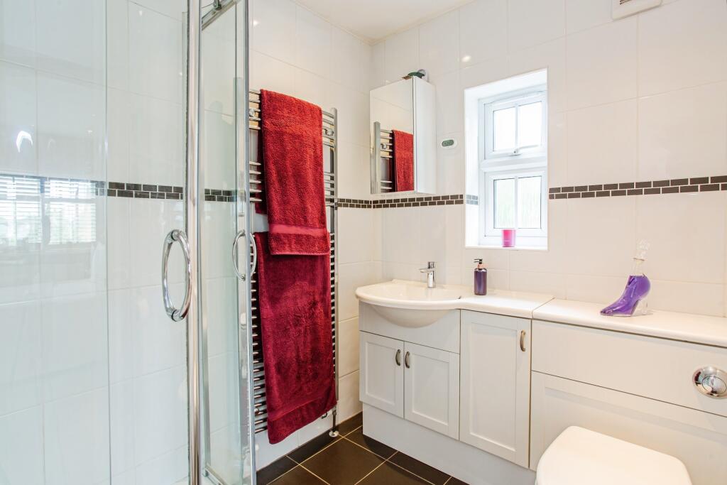 en-suite shower room