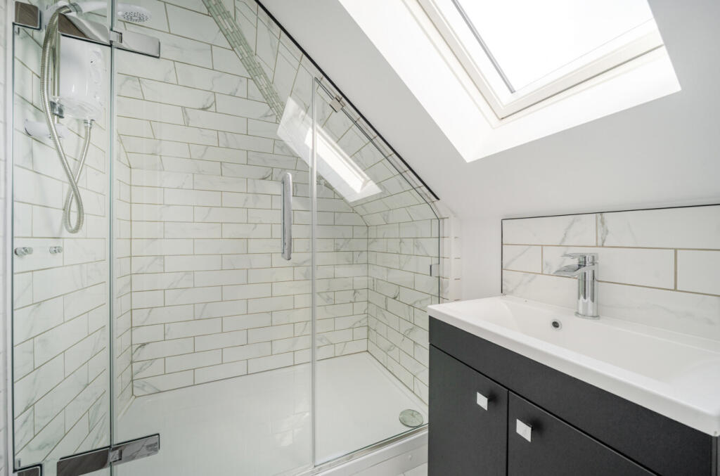 Top Floor Ensuite